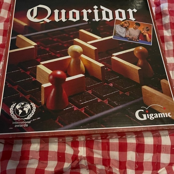Gigamic 1997 Quoridor Wooden Board Game Original 2-4 players - Extra Pieces - Picture 8 of 15